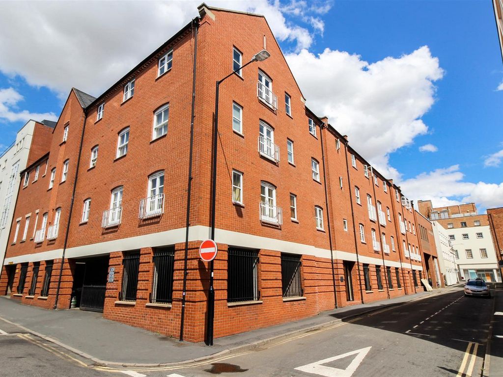 2 bed flat for sale in The Corner House, Leamington Spa CV32, £245,000