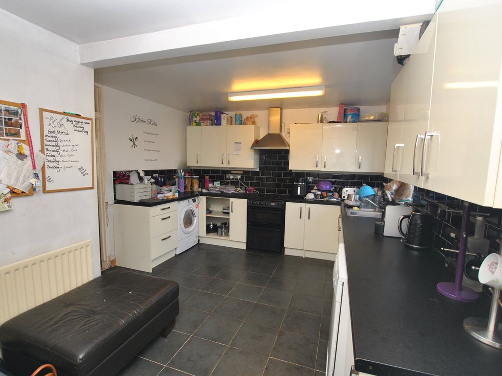4 bed terraced house for sale in Burnside, Brookside, Telford, 1Ss. TF3, £135,000