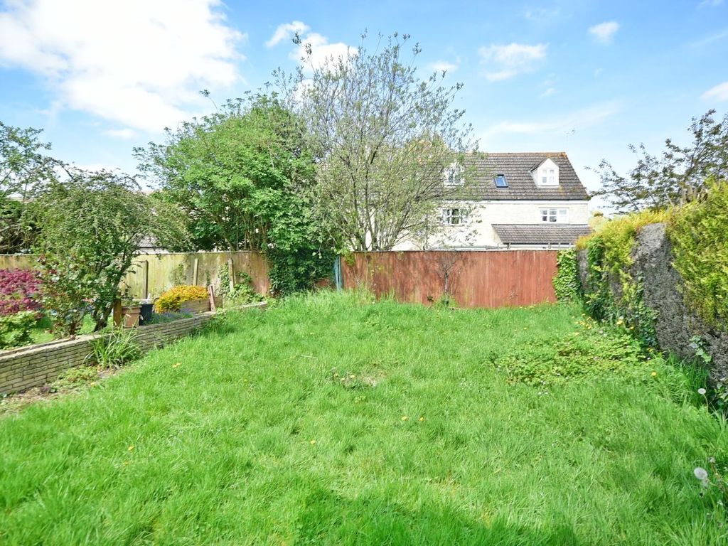 2 bed end terrace house for sale in Perrinsfield, Lechlade GL7, £225,000