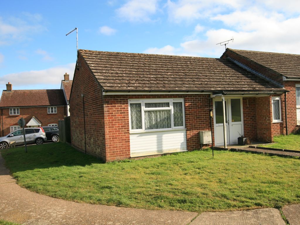 2 bed bungalow for sale in Calland, Ashford TN25, £280,000