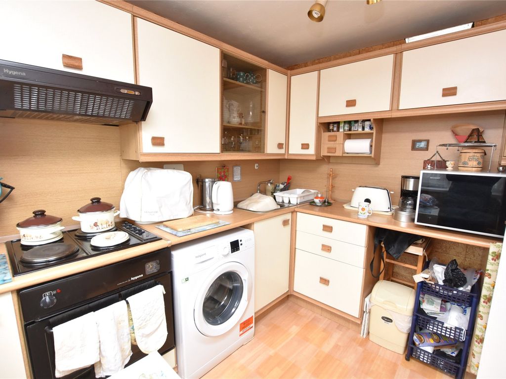 2 bed flat for sale in Coates Road, Exeter, Devon EX2, £180,000