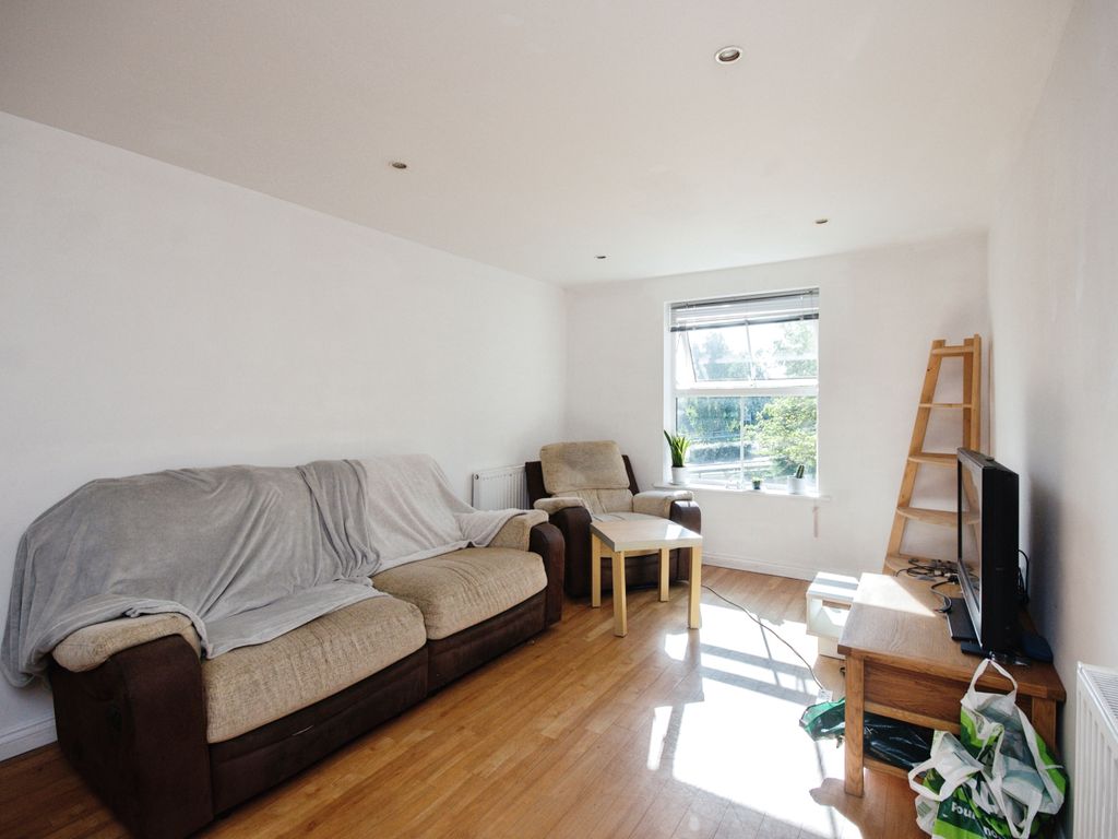 2 bed flat for sale in Suffolk Road, Bournemouth BH2, £240,000