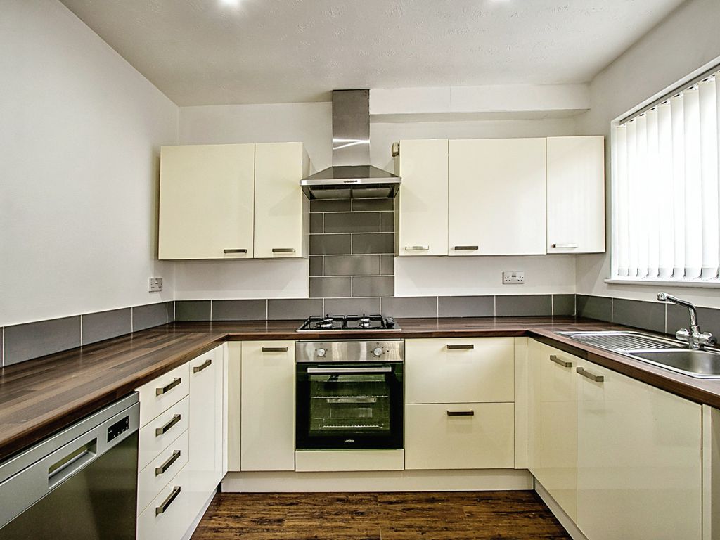 2 bed flat for sale in Sea View Road, Poole BH12, £200,000