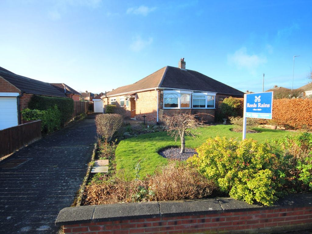 2 bed bungalow for sale in Holbeck Avenue, Middlesbrough, North Yorkshire TS5, £200,000