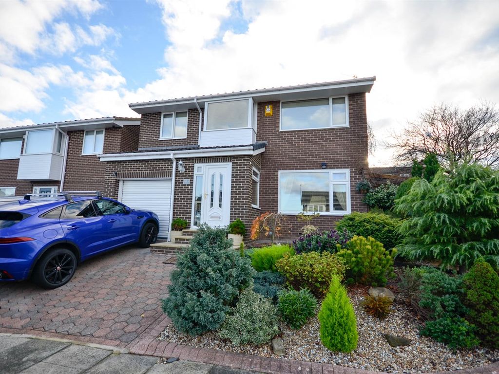 4 bed detached house for sale in L'arbre Crescent, Whickham, Newcastle Upon Tyne NE16, £241,250