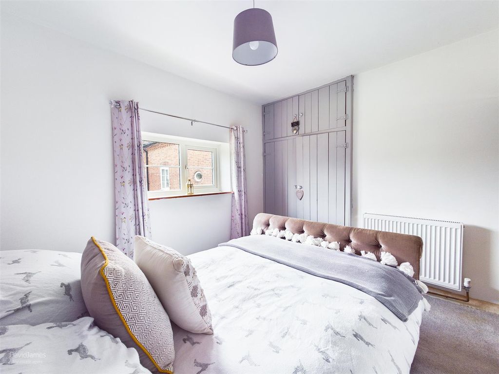 2 bed cottage for sale in Woods Lane, Calverton, Nottingham NG14, £250,000