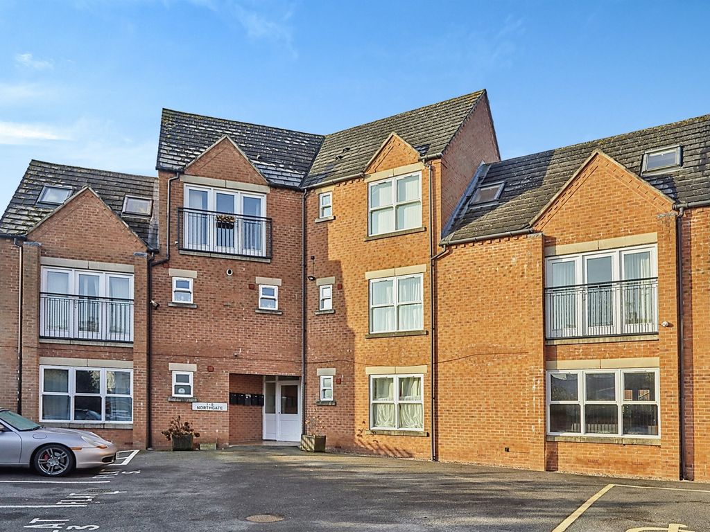 2 bed flat for sale in North Street, Derby DE1, £130,000