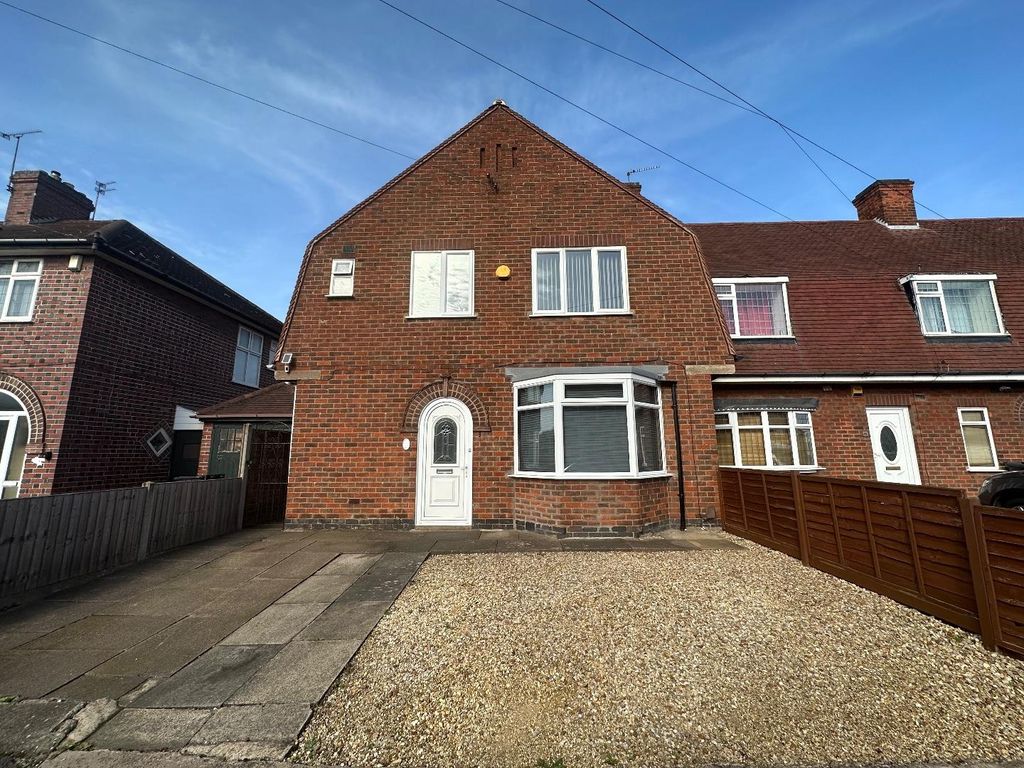 3 bed semi-detached house for sale in Brading Road, Leicester LE3, £279,950