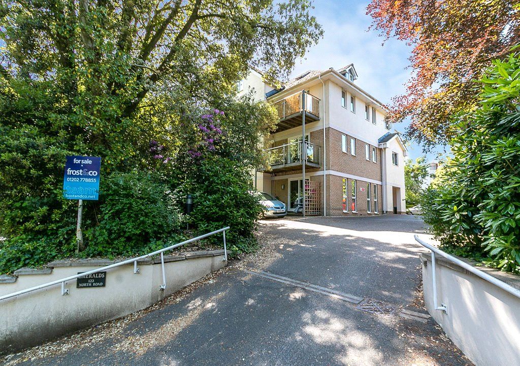 2 bed flat for sale in North Road, Lower Parkstone, Poole, Dorset BH14, £237,500