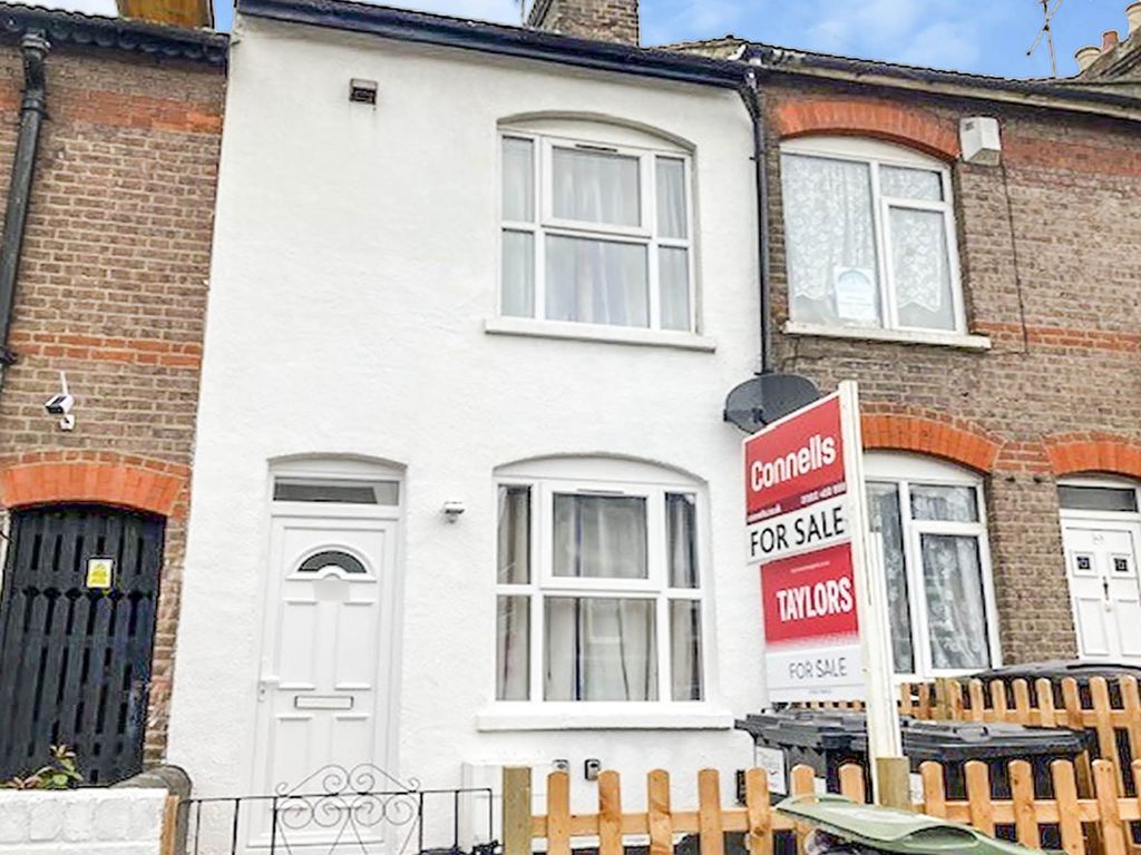 2 bed terraced house for sale in Salisbury Road, Luton LU1, £245,000