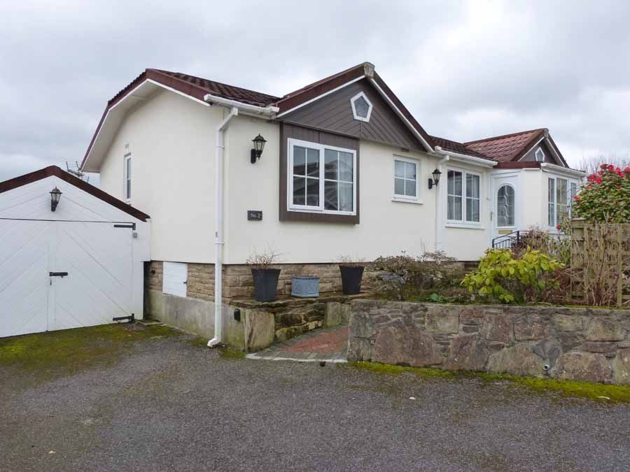2 bed mobile/park home for sale in Orchard Park, St. Austell PL26, £160,000