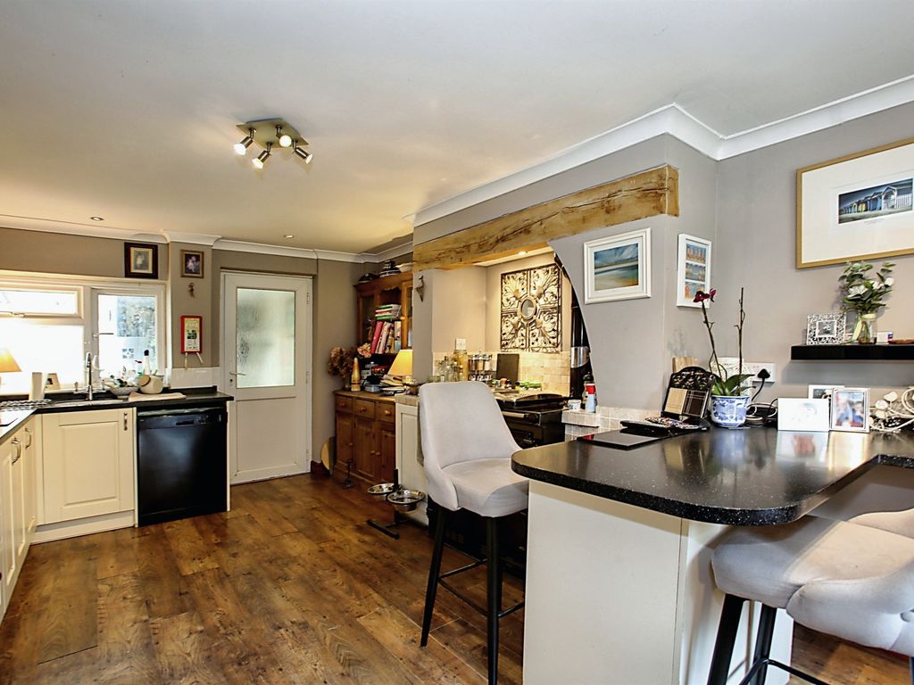 3 bed end terrace house for sale in Mowleaze, Barwick, Yeovil BA22, £280,000