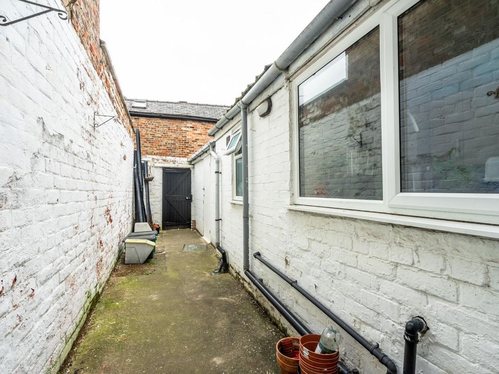 2 bed terraced house for sale in Diamond Street, York YO31, £175,000