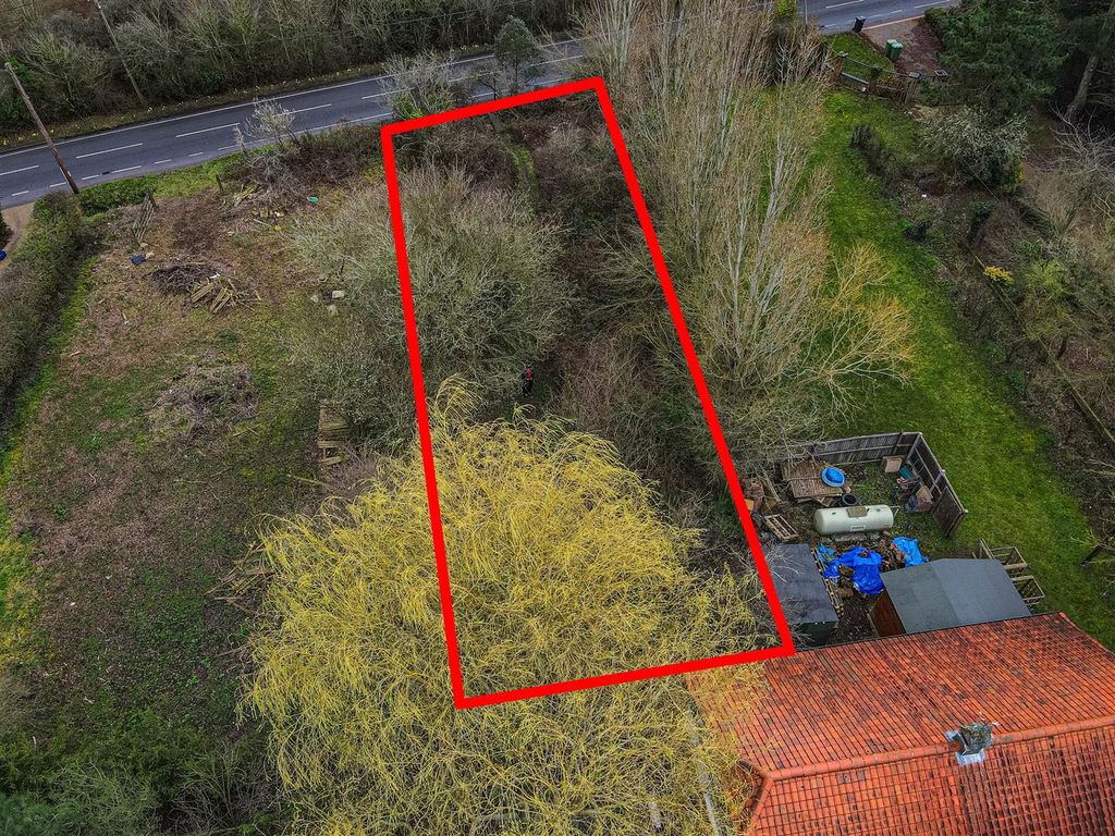 Land for sale in Summerhill, Althorne, Chelmsford CM3, £120,000