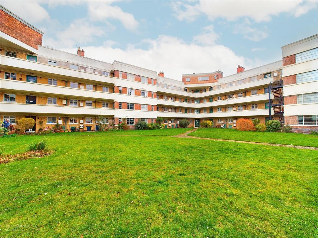 2 bed flat for sale in Mansfield Road, Sherwood, Nottingham NG5, £120,000