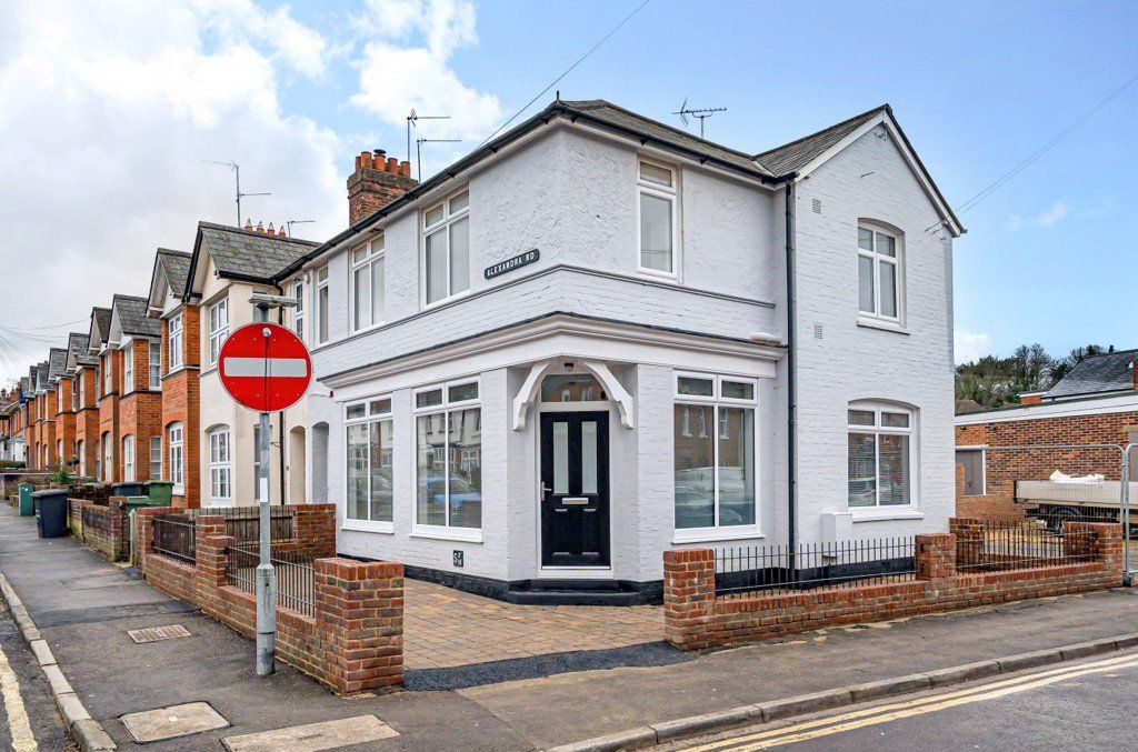 Studio for sale in Alexandra Road, Basingstoke, Hampshire RG21, £127,500