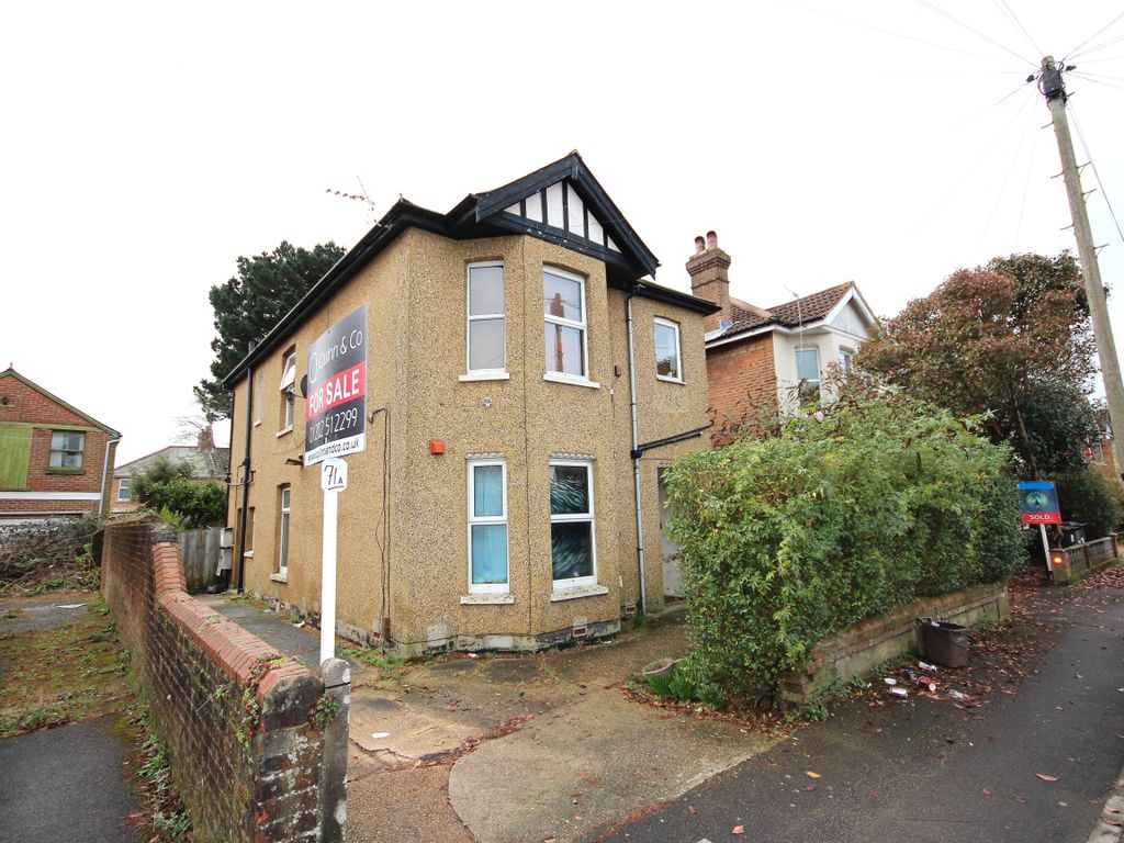 2 bed flat for sale in Nortoft Road, Bournemouth BH8, £185,000