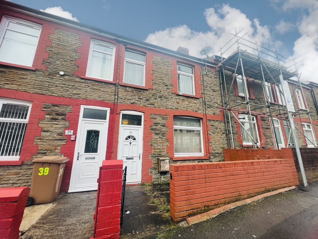 3 bed terraced house for sale in Bradford Street, Caerphilly CF83, £165,000