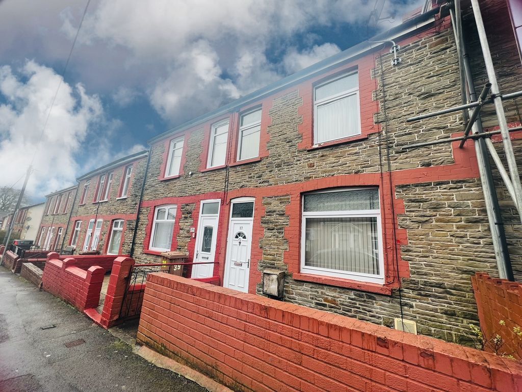 3 bed terraced house for sale in Bradford Street, Caerphilly CF83, £165,000