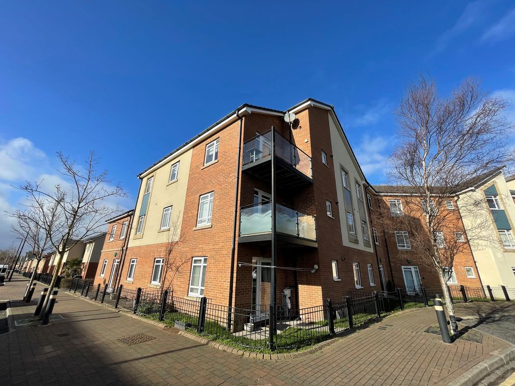 2 bed flat for sale in Redwood Avenue, South Shields NE34, £115,000
