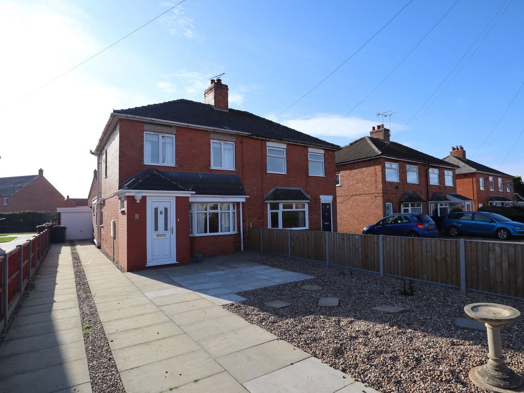 3 bed semi-detached house for sale in Sleaford Road, Branston LN4, £225,000