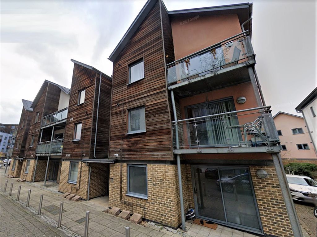 1 bed flat for sale in Quayside Drive, Colchester CO2, £130,000