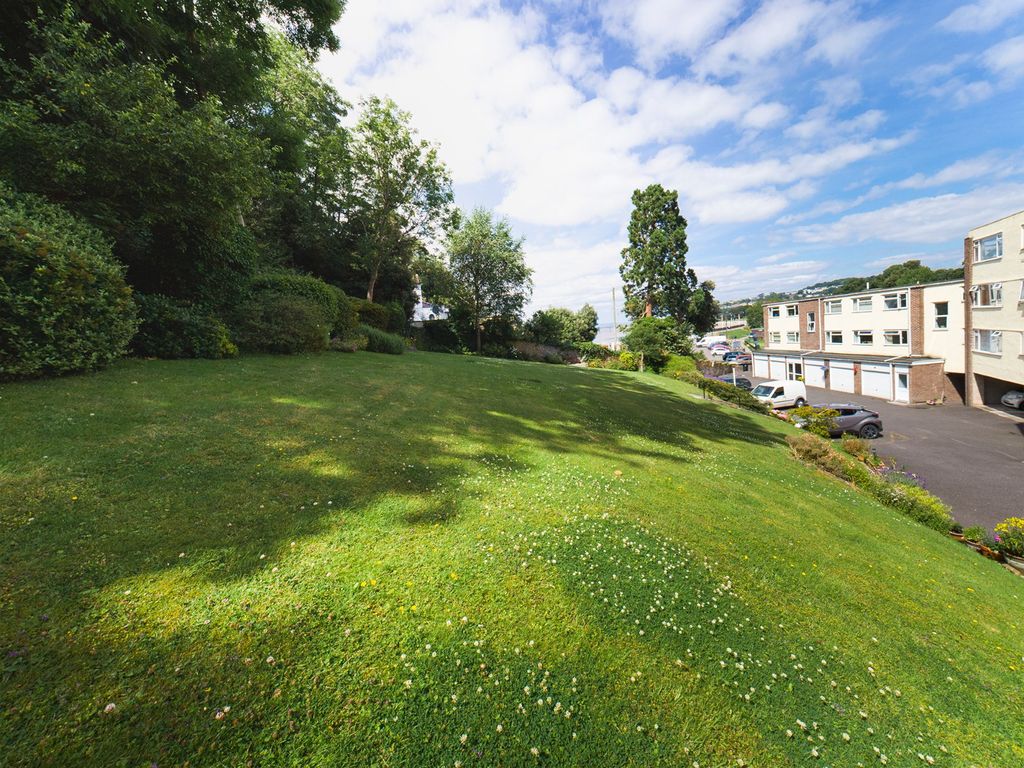 2 bed flat for sale in Salthouse Road, Clevedon, North Somerset BS21, £252,500