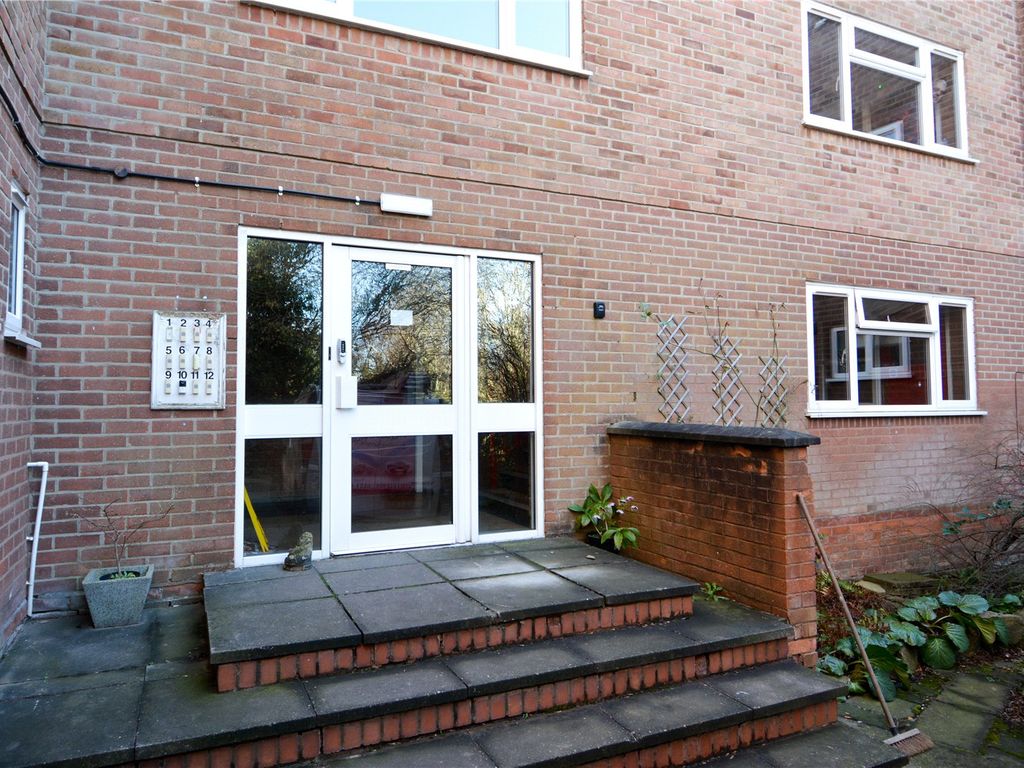 3 bed flat for sale in Bunbury Road, Northfield, Birmingham B31, £160,000