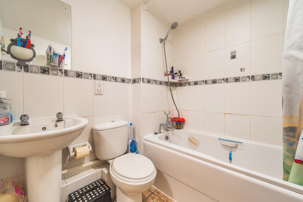 1 bed flat for sale in Chesham, Buckinghamshire HP5, £200,000