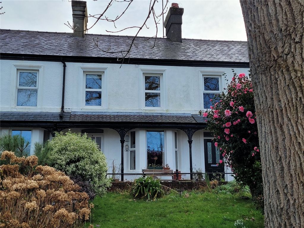 2 bed terraced house for sale in Pretoria Terrace, Caernarfon, Gwynedd LL55, £250,000