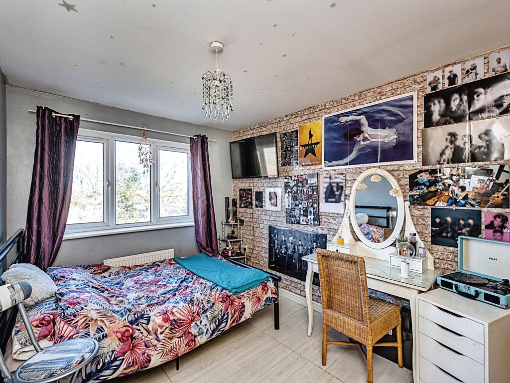 4 bed detached house for sale in Oak Way, Penllergaer, Swansea SA4, £300,000