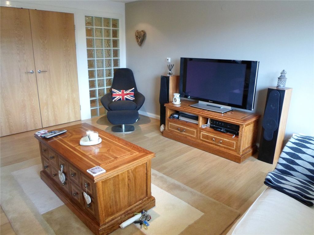 2 bed flat for sale in Penstone Court, Chandlery Way, Cardiff, Caerdydd CF10, £310,000