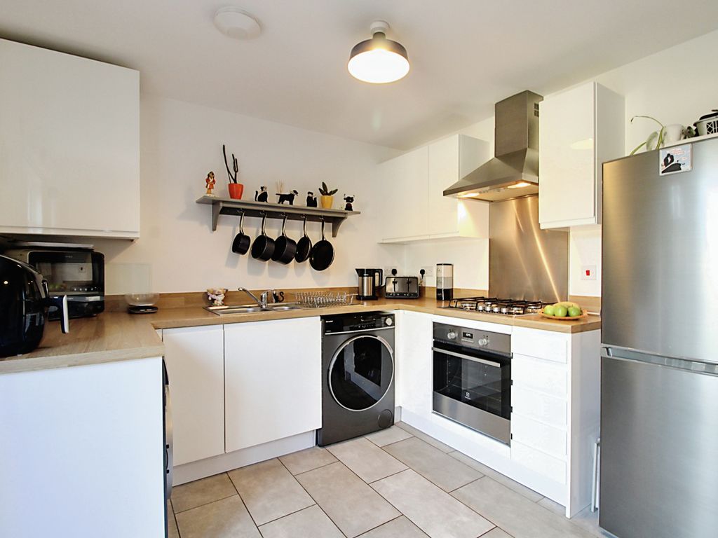 3 bed detached house for sale in Rhoose Way, Barry CF62, £300,000