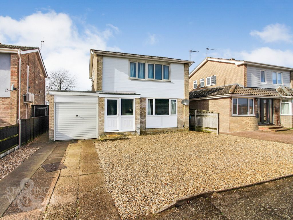 3 bed detached house for sale in Haygate, Eye IP23, £290,000