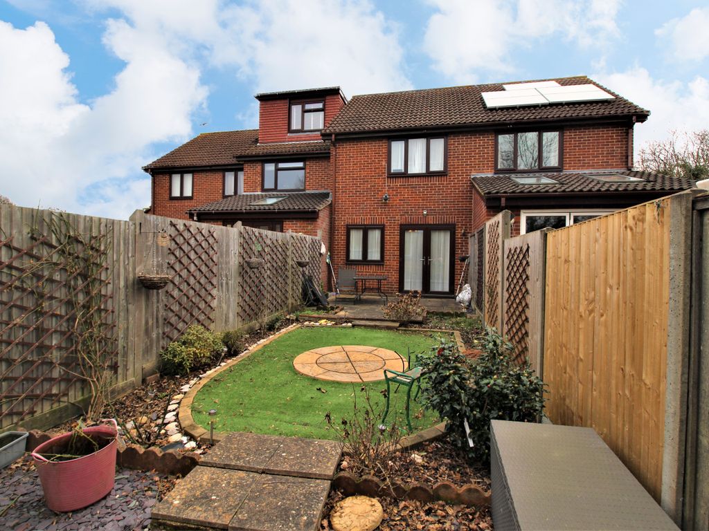 2 bed terraced house for sale in Coracle Close, Warsash, Southampton SO31, £269,500