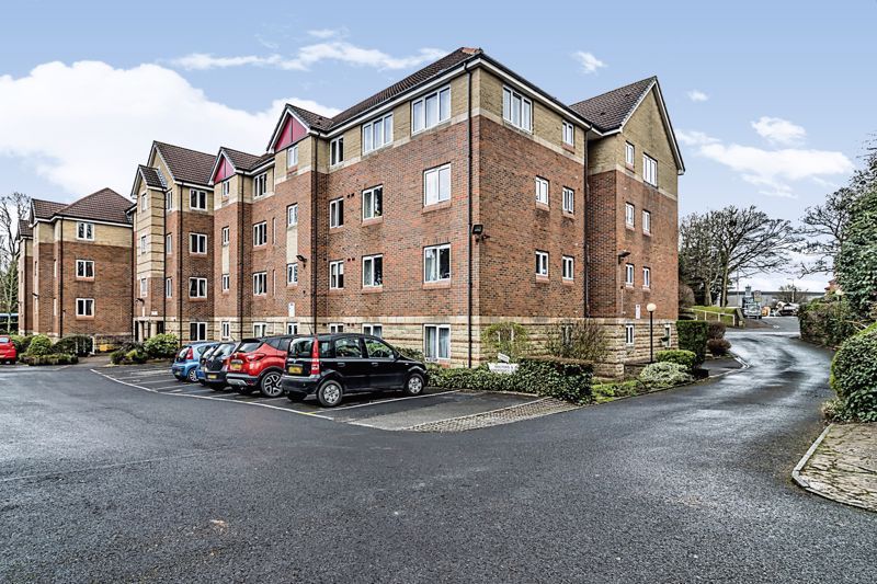 2 bed flat for sale in Brook Court, Manchester M7, £112,500