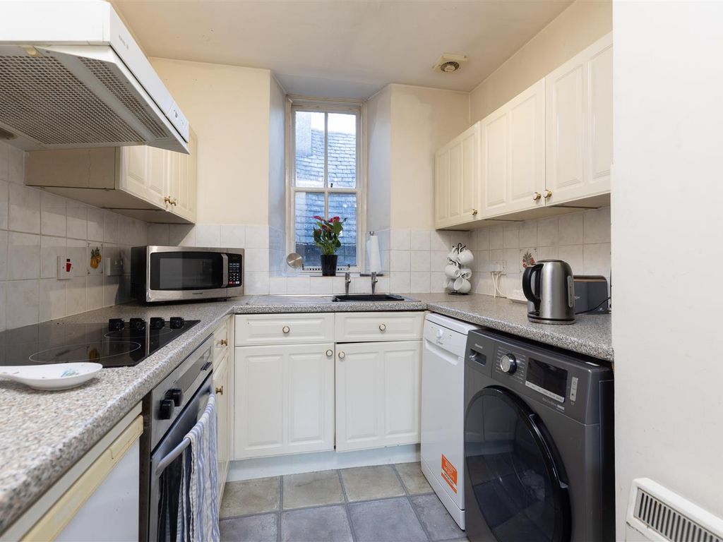1 bed flat for sale in St. John Street, Perth PH1, £90,000