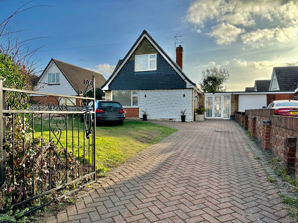 3 bed detached bungalow for sale in Station Road, Hatfield, Doncaster DN7, £254,995