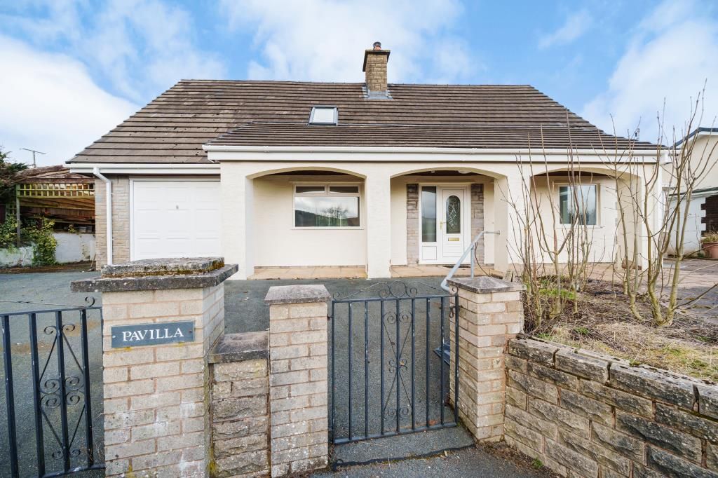 4 bed detached house for sale in Nantmel, Llandrindod Wells LD1, £280,000
