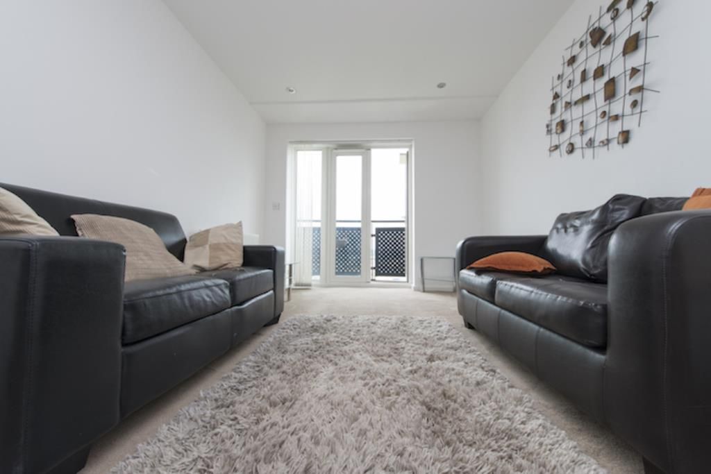 1 bed flat for sale in Hive, Masshouse Plaza, Birmingham B5, £170,000