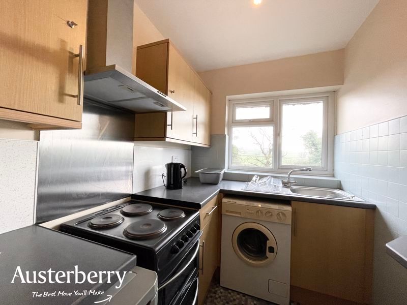 1 bed flat for sale in Trentham Road, Blurton, Stoke-On-Trent, Staffordshire ST3, £46,000