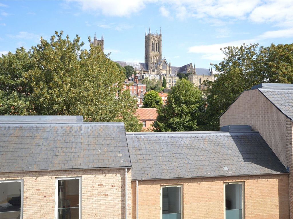 2 bed flat for sale in Museum Court, Lincoln, Lincolnshire LN2, £260,000