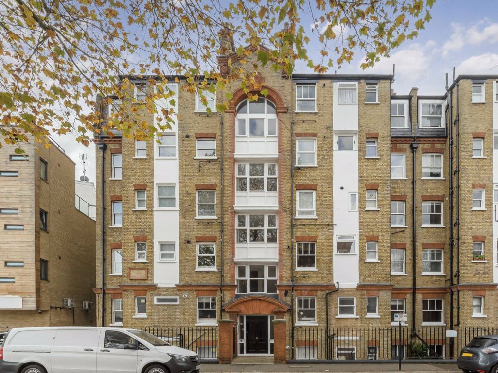 1 bed flat for sale in Chiswick Road, London W4, £303,500