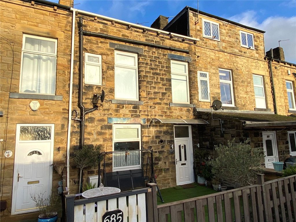 3 bed terraced house for sale in Bradford Road, Batley WF17, £99,995