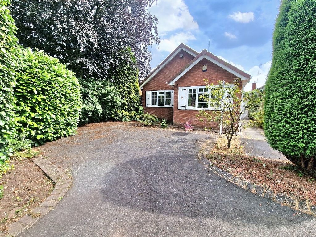 2 bed bungalow for sale in The Oaks, Bedworth, Warwickshire CV12, £260,000
