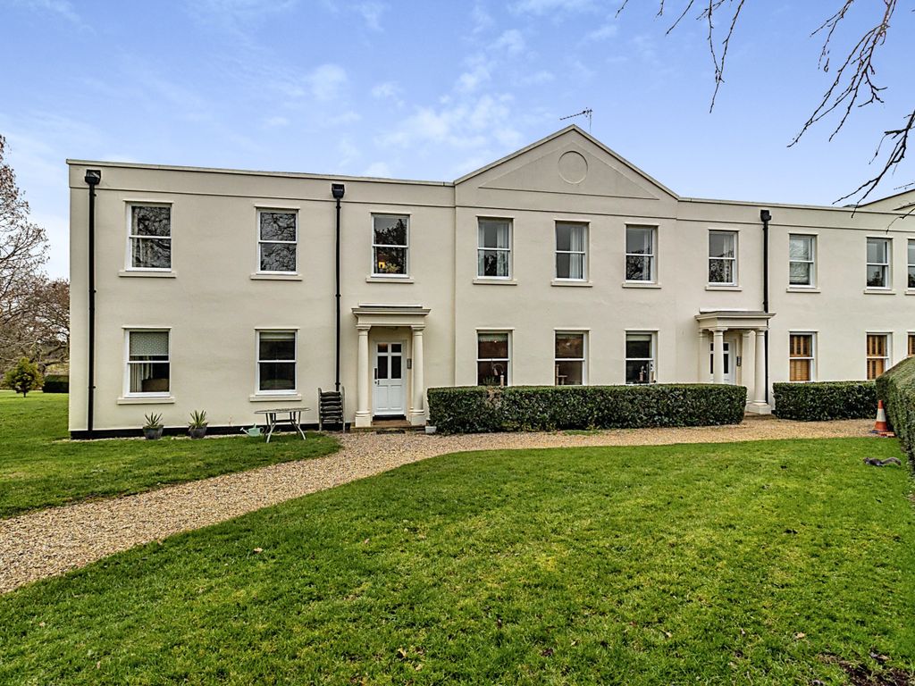 2 bed flat for sale in Wavendon House Drive, Milton Keynes MK17, £300,000