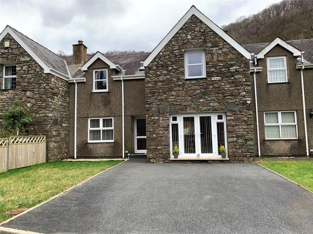 3 bed terraced house for sale in Coed Camlyn, Maentwrog, Blaenau Ffestiniog, Gwynedd LL41, £260,000