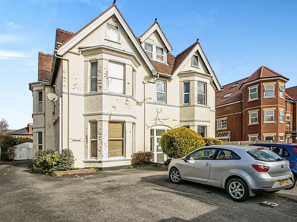 1 bed flat for sale in Florence Road, Bournemouth BH5, £175,000