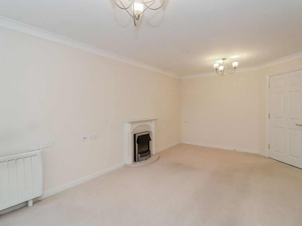 1 bed flat for sale in Holtsmere Close, Garston, Watford WD25, £159,950