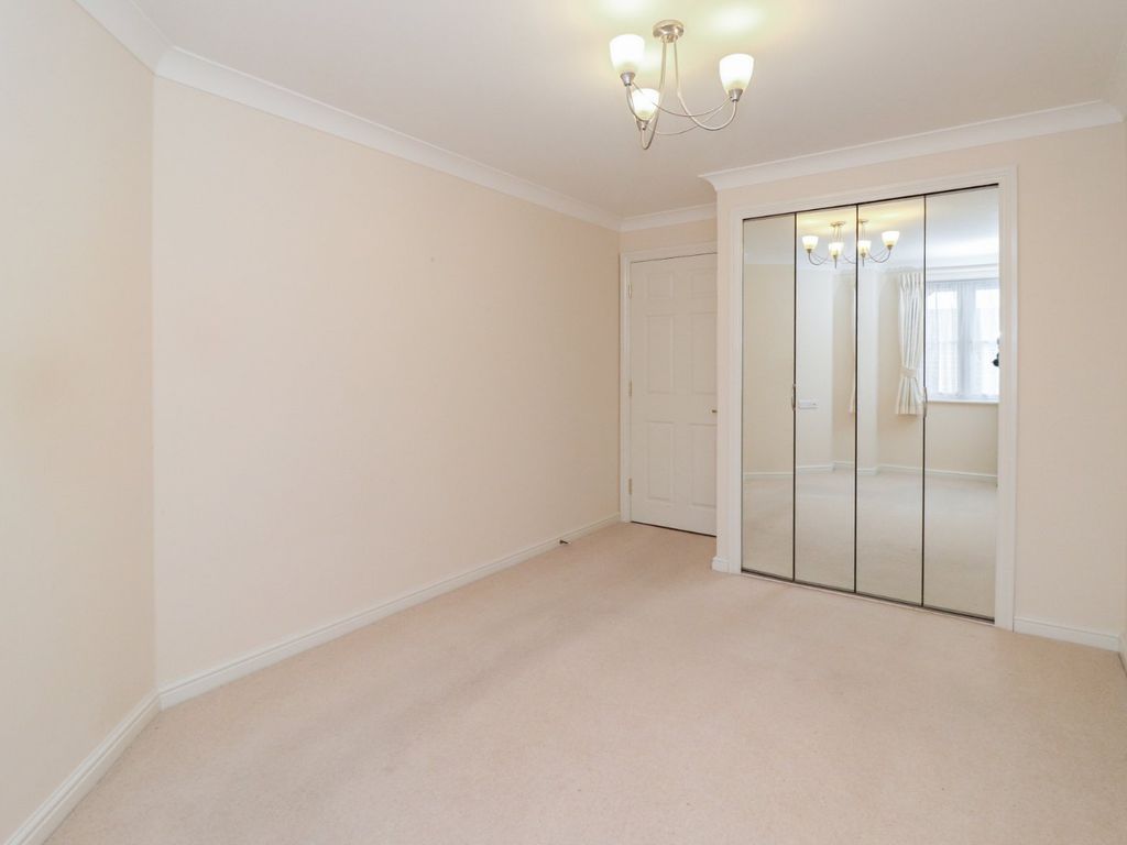 1 bed flat for sale in Holtsmere Close, Garston, Watford WD25, £159,950